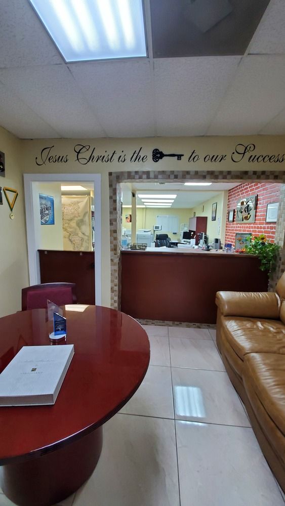 11 W Darlington Ave, Kissimmee, FL 34741